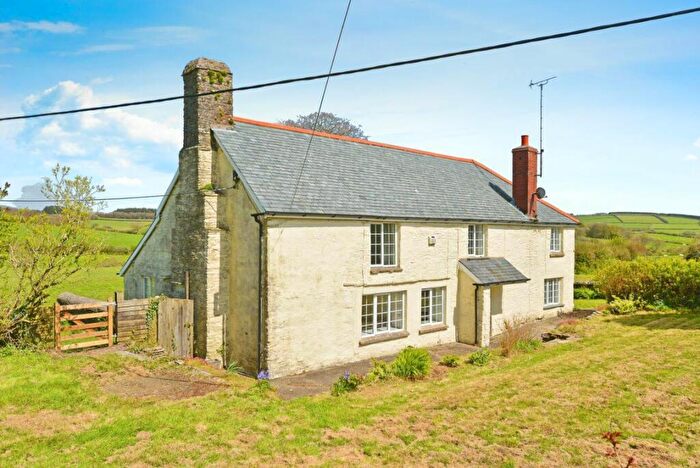 5 Bedroom House To Rent In Arlington, EX31