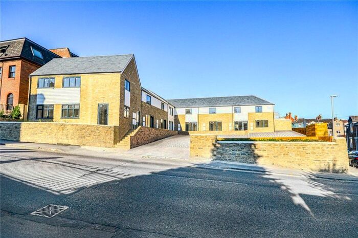 2 Bedroom Flat To Rent In Chapel Corner, Swindon, SN1