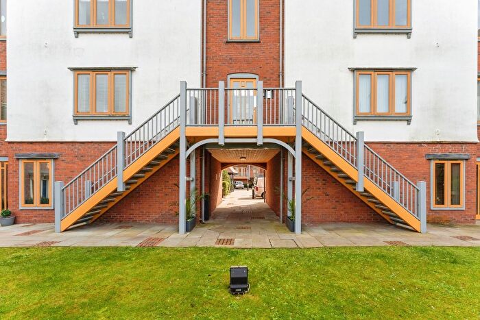 3 Bedroom Flat For Sale In Foregate Street, Chester, Cheshire, CH1