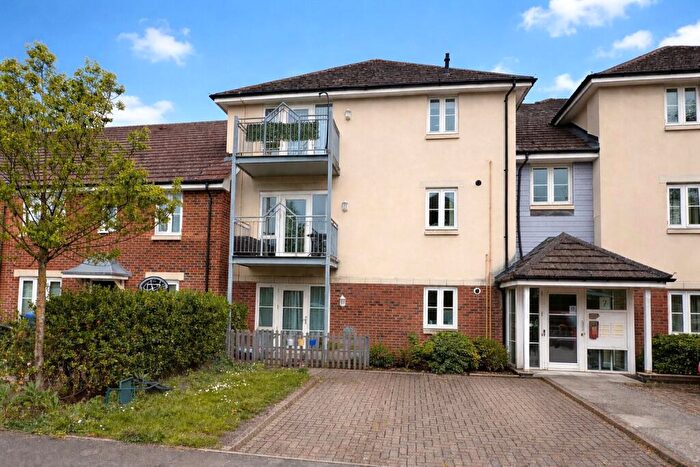 2 Bedroom Flat For Sale In Queen Street, Aldershot, Hampshire, GU12