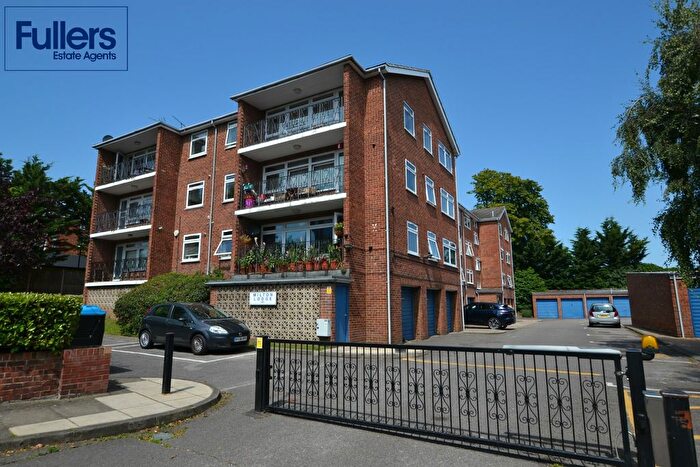 1 Bedroom Flat To Rent In Station Road, London, N21