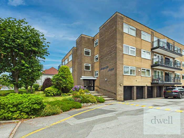 2 Bedroom Flat To Rent In Windsor Court, Moortown, Leeds, LS17
