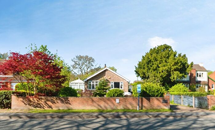 2 Bedroom Detached Bungalow For Sale In Sea Dyke Way, Grimsby, DN36