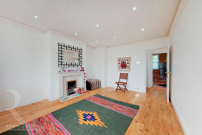 2 Bedroom Flat To Rent In Queensborugh Court, London, N3