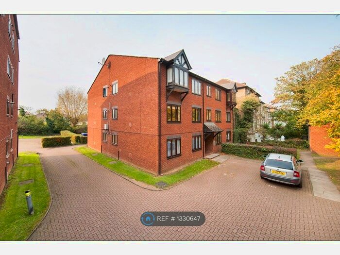 1 Bedroom Flat To Rent In Burnt Ash Hill, London, SE12