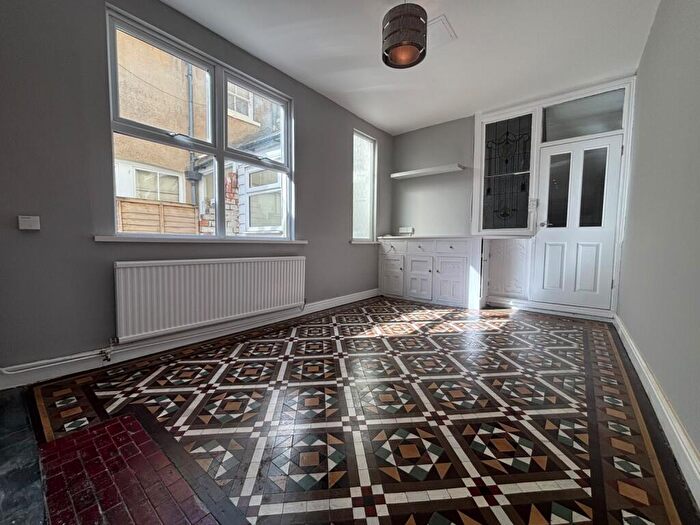 3 Bedroom House To Rent In Mafeking Road, Penylan, Cardiff, CF23
