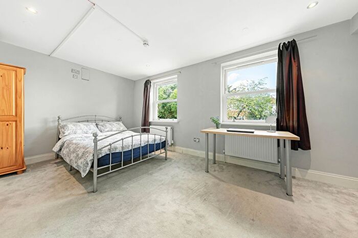 1 Bedroom Flat To Rent In Castlebar Park, London, W5