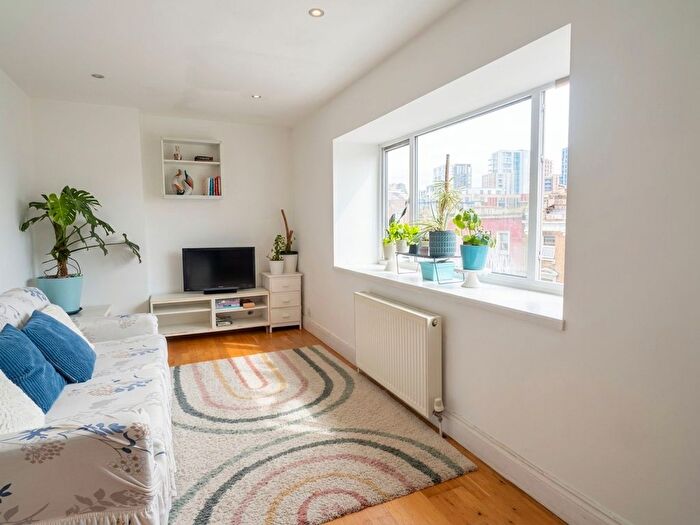 2 Bedroom Flat To Rent In Blackheath Road, London, SE10
