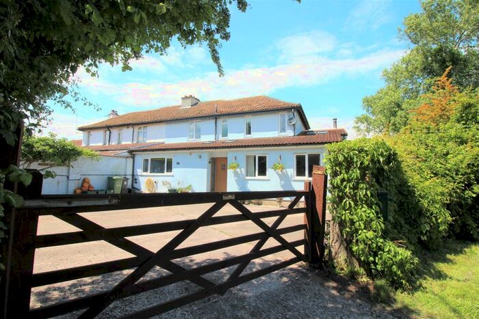 4 Bedroom Semi-Detached House For Sale In Bank Road, Pilning, Bristol, BS35