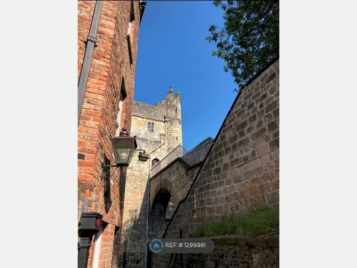 2 Bedroom Flat To Rent In Goodramgate, York YO1