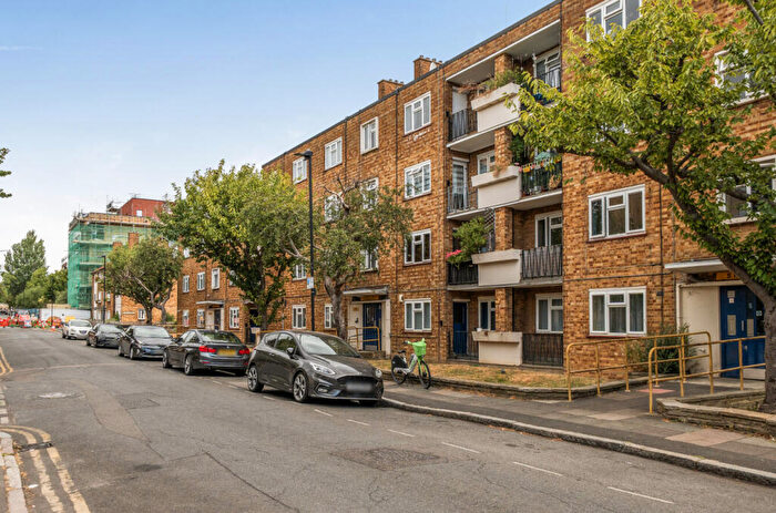 1 Bedroom Flat For Sale In Boyton Road, London, N8