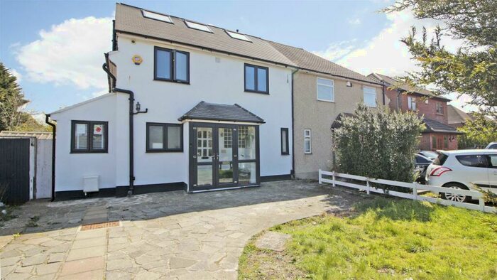 3 Bedroom Semi-Detached House To Rent In Crouch Croft, London, SE9