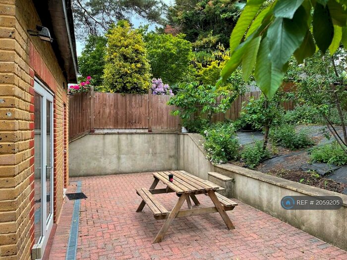 3 Bedroom Flat To Rent In Lingfield Avenue, Kingston Upon Thames, KT1