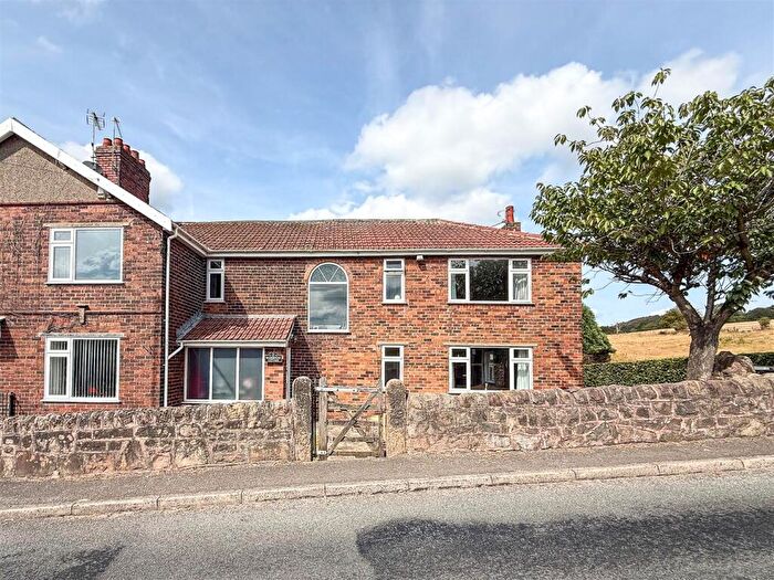 4 Bedroom Semi Detached House For Sale In Woodhouse Lane, Biddulph, ST8