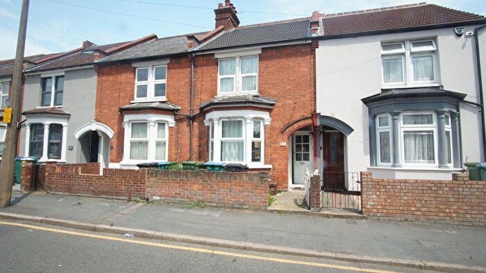 3 Bedroom Terraced House To Rent In Queens Avenue, Watford, WD18