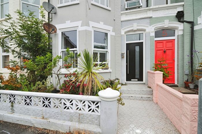 1 Bedroom Flat For Sale In St. Peters Road, St. Leonards-On-Sea, TN37