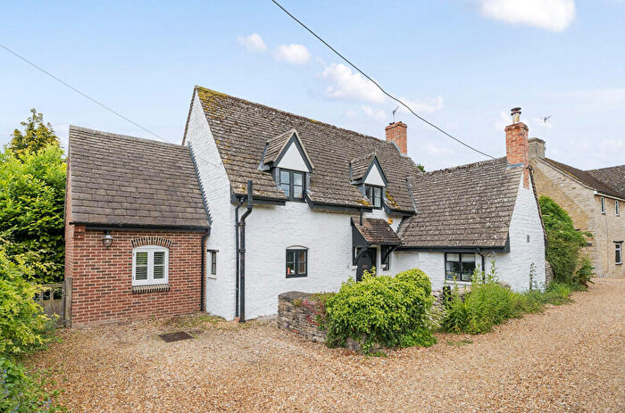 3 Bedroom Detached House For Sale In The Butts, Standlake, Witney, OX29