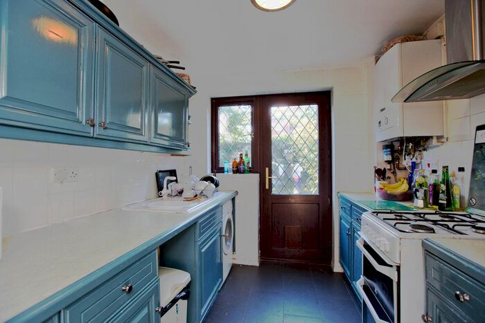 4 Bedroom End Of Terrace House To Rent In Overton Drive, Romford, RM6