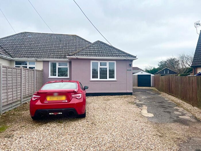 2 Bedroom Semi-Detached Bungalow For Sale In Holly Road, Blackfield, Southampton, SO45