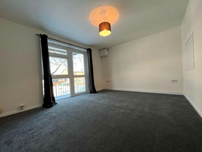 1 Bedroom Flat To Rent In Stirling Close, Stevenage, SG2