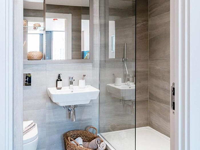 2 Bedroom Apartment To Rent In The Mercian, Broad Street, B15