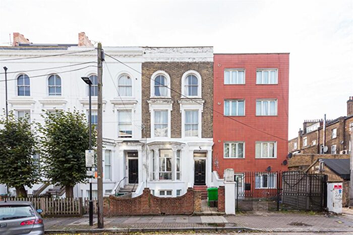 1 Bedroom Flat To Rent In Yonge Park, N4