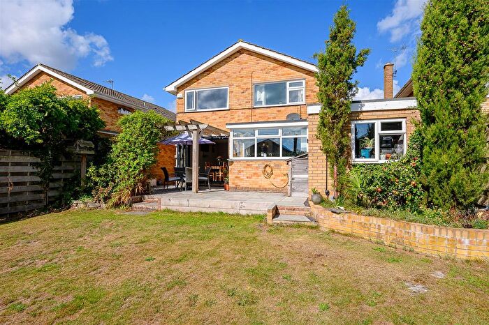 4 Bedroom Detached House For Sale In Eastfield Lane, Dunnington, York, YO19