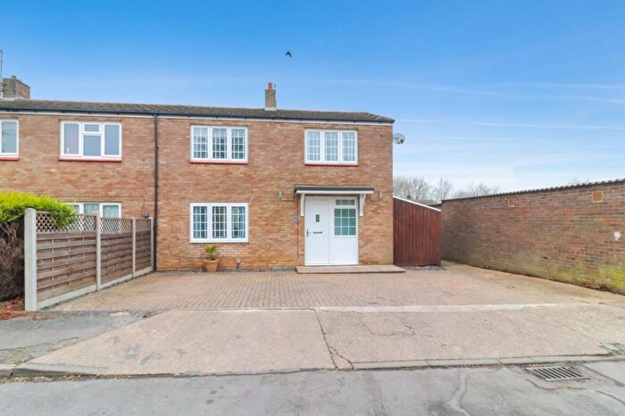 4 Bedroom Semi Detached House To Rent In Poynders Hill, Hemel Hempstead, HP2