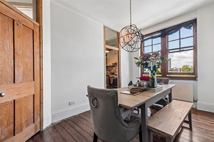 2 Bedroom Flat For Sale In Arlington Park Mansions, London, W4