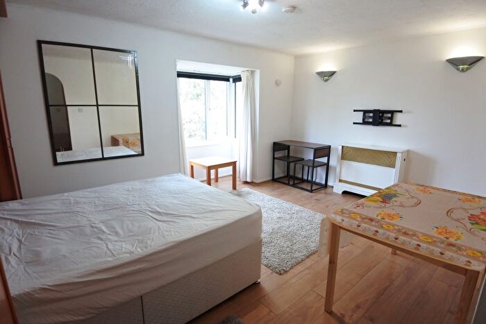 Studio To Rent In Harp Island Close, Neasden, NW10