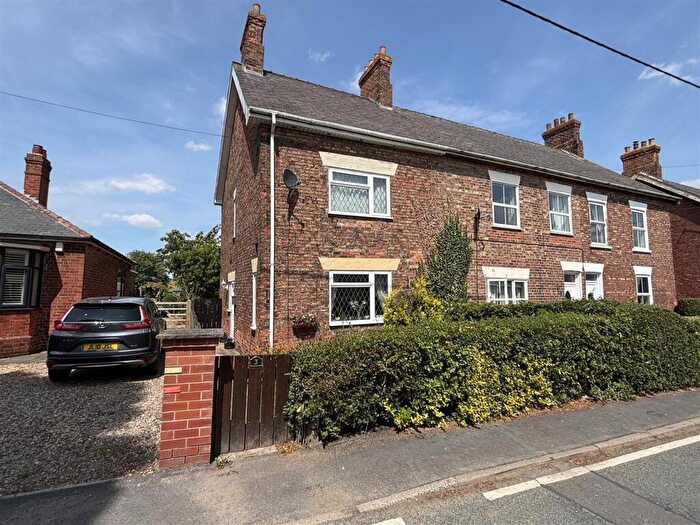 3 Bedroom Cottage For Sale In Palmers Row, Asselby, Goole, DN14