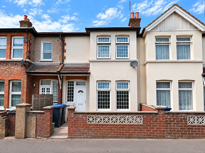 3 Bedroom Terraced House For Sale In Trinity Road, Southall, UB1