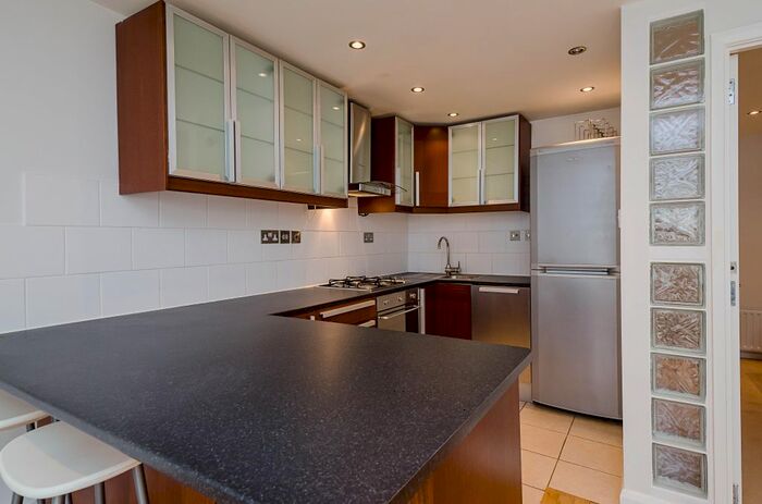 1 Bedroom Flat To Rent In Earlsfield Road, London, SW18