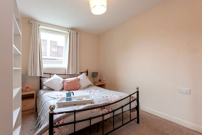 2 Bedroom Flat For Sale In Dee Village, Millburn Street, The City Centre, Aberdeen, AB11