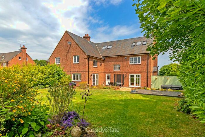 4 Bedroom Semi-Detached House For Sale In Beechwood View, Gaddesden Row, HP2