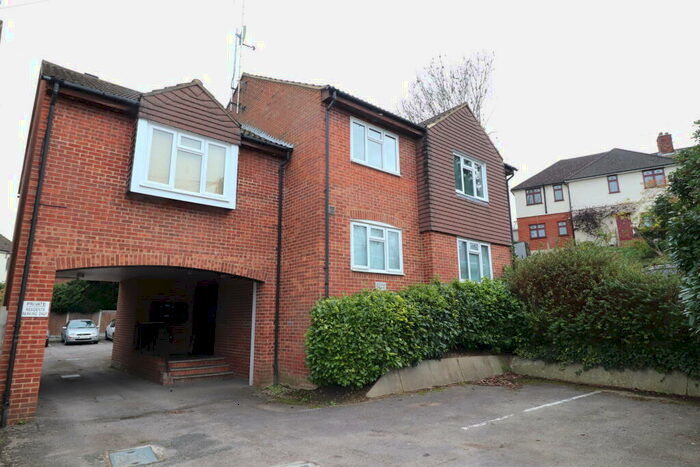 1 Bedroom Flat To Rent In Brentwood, CM14