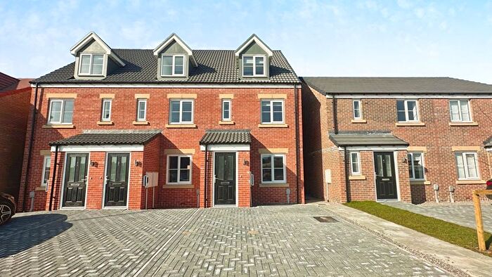 3 Bedroom End Of Terrace House To Rent In Rosa Court, Philadelphia, Houghton Le Spring, Tyne And Wear, DH4