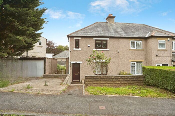 3 Bedroom Semi-Detached House For Sale In Ashbourne Crescent, Bradford, BD2