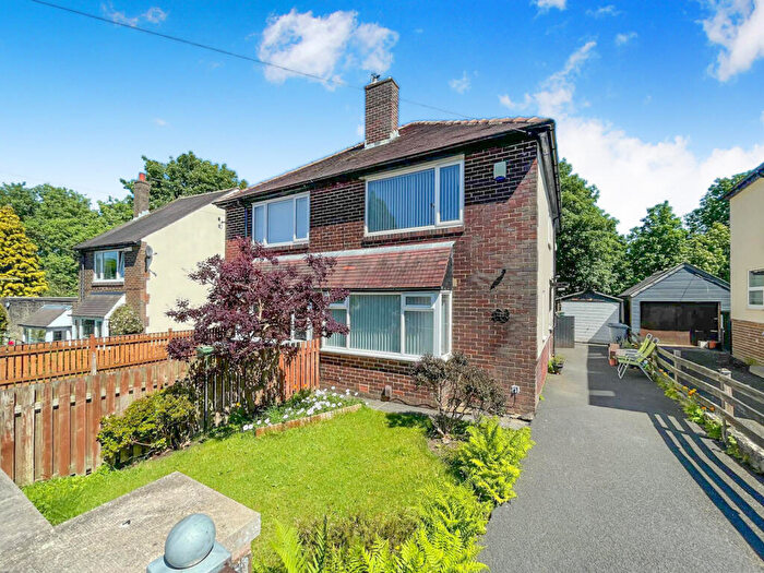 3 Bedroom Semi-Detached House For Sale In Haughs Road, Salendine Nook, Huddersfield, HD3