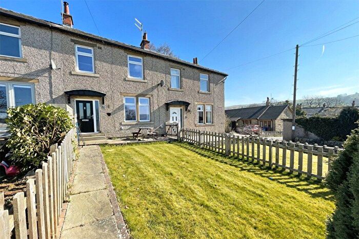 3 Bedroom Terraced House For Sale In Oak Lea, Bradley, Skipton, BD20