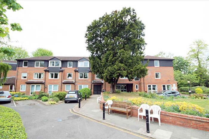 1 Bedroom Property For Sale In Elstree Road, Bushey Heath ., WD23