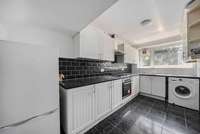 4 Bedroom Semi-Detached House To Rent In Mount Ephraim Lane, Streatham Hill, London, SW16
