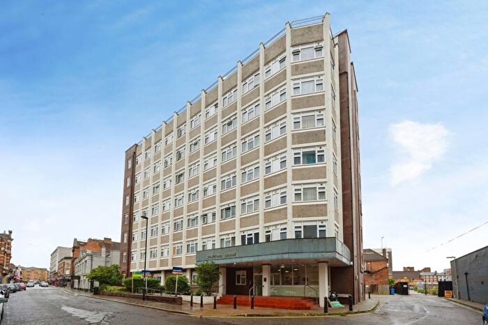 2 Bedroom Flat For Sale In Station Road, Aldershot, GU11
