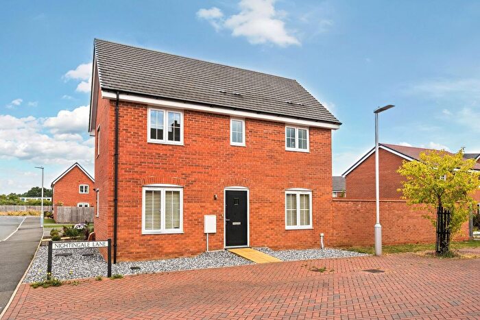 3 Bedroom Semi-detached House For Sale In Nightingale Lane, Flitwick, MK45