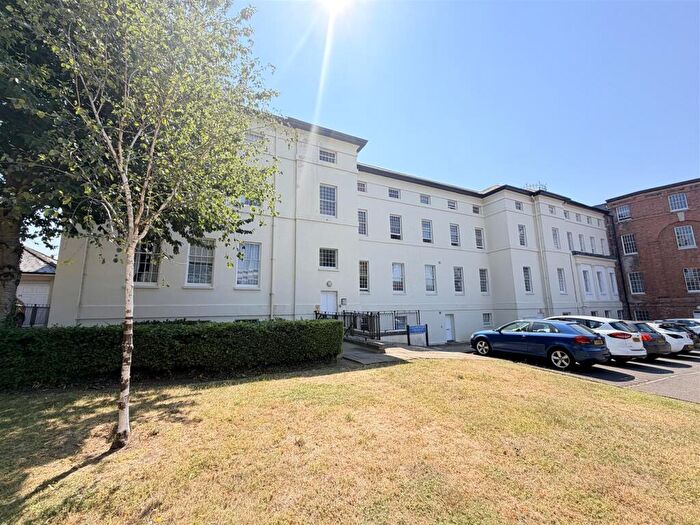 2 Bedroom Flat For Sale In The Crescent, Gloucester, GL1