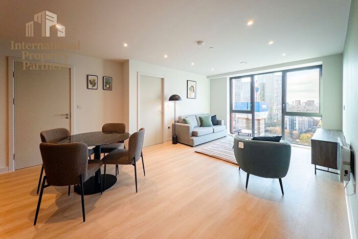 2 Bedroom Flat To Rent In Waterhouse Gardens, Dutton Street, Manchester, M3