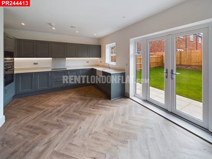 4 Bedroom Terraced House To Rent In Calluna Way, Fleet, GU51