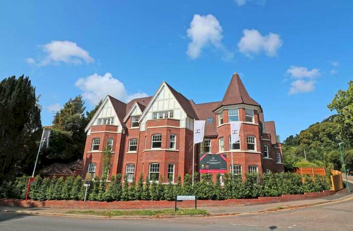 2 Bedroom Apartment To Rent In Talbot Woods, Bournemouth, BH4