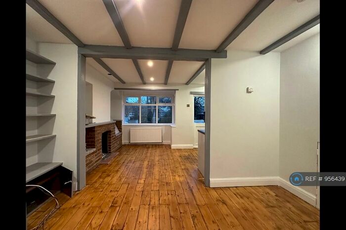 2 Bedroom Terraced House To Rent In Dale Avenue, Edgware, HA8