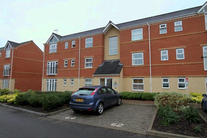 2 Bedroom Flat To Rent In Alma Road, Banbury, Oxon, OX16